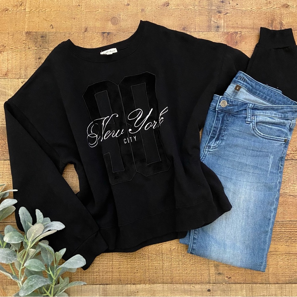 Sweatshirt NYC NEW YORK CITY Velvet + Embroidered Graphic
